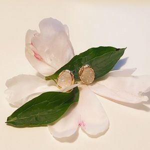 White stone crater earrings